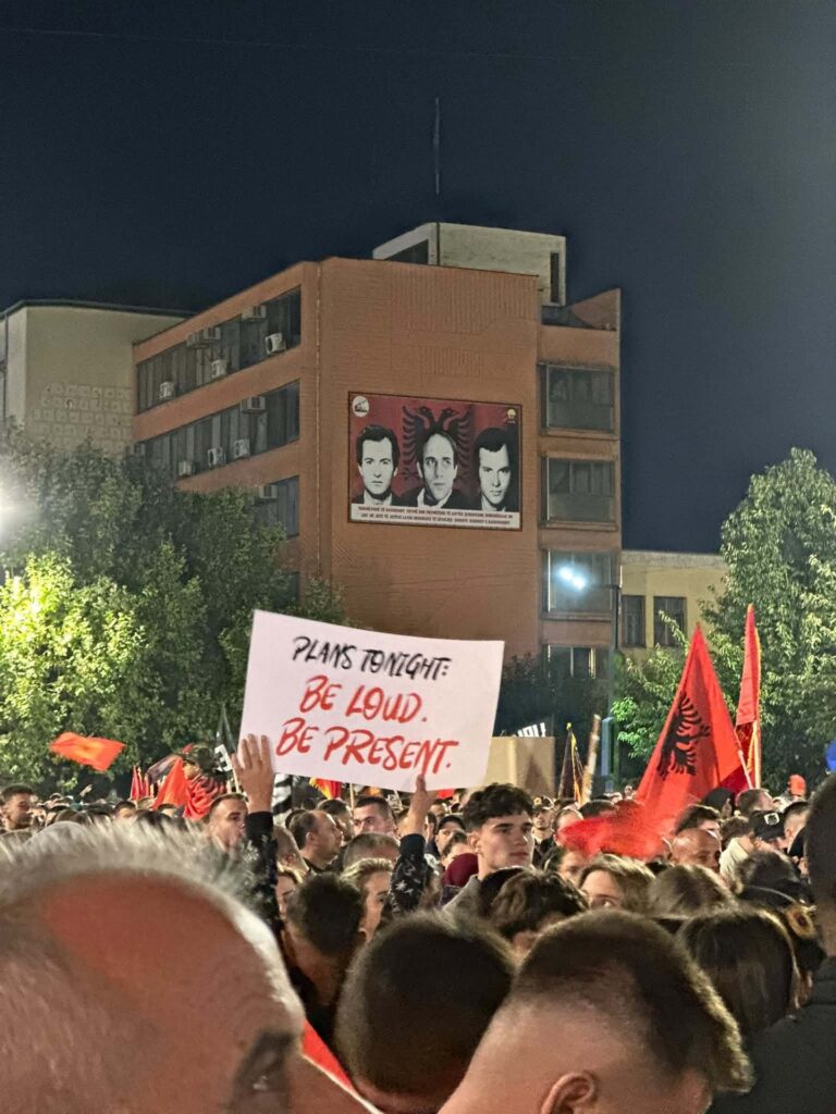 Nata e shtatë e protestës  Jo në emrin tim   Rame Lahaj në mesin e folësve sonte në Sheshin Skënderbeu
