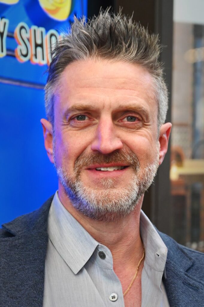 «Galileo»  Raúl Esparza  Joy Woods dhe Jeremy Kushnier kënduan tri këngë nga muzikali i ri i Broadway t në majë të Edge NYC së