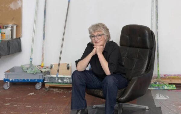 Artistja Renée Levi