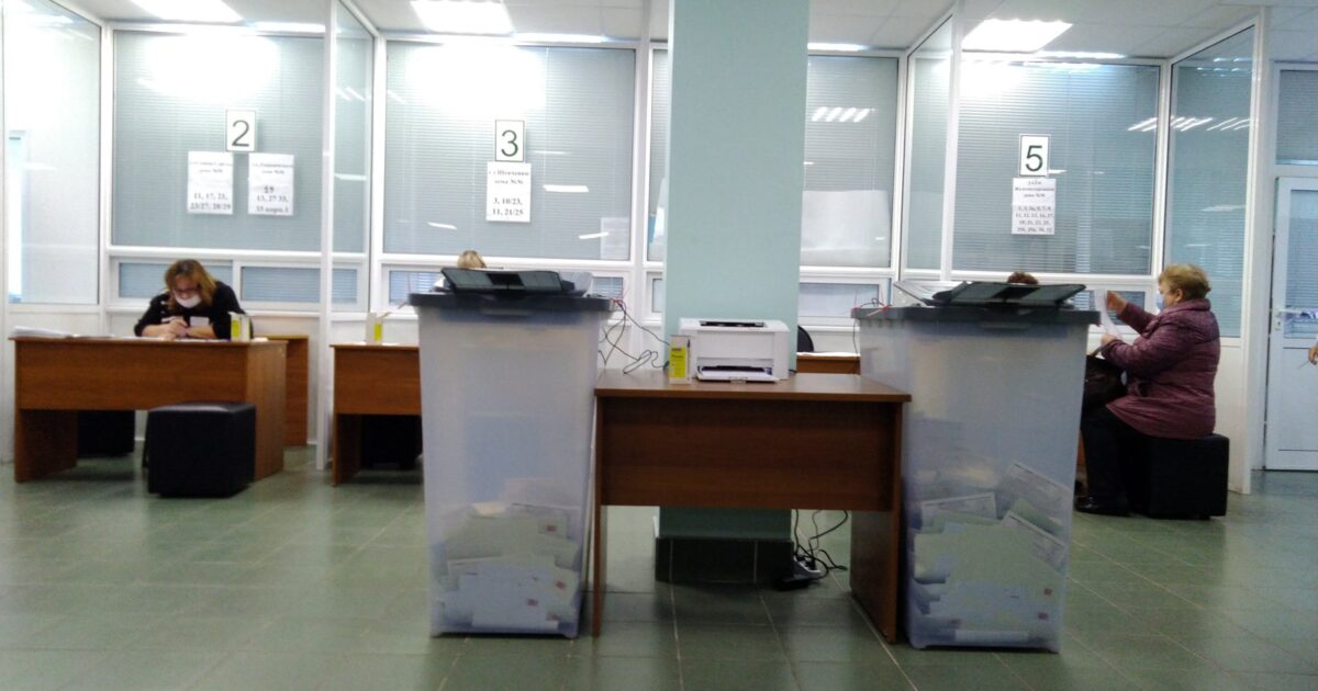 Qendër votimi në Rjazan të Rusisë gjatë zgjedhjeve parlamentare të shtatorit 2021