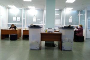 Qendër votimi në Rjazan të Rusisë gjatë zgjedhjeve parlamentare të shtatorit 2021