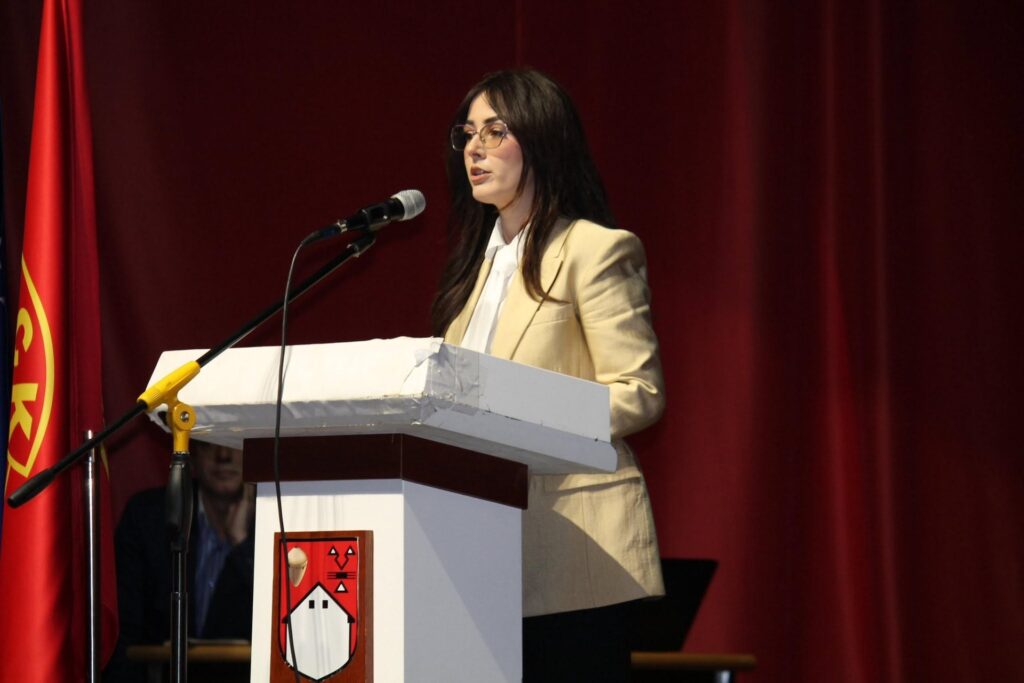 Mos ia humbni durimin popullit   deputetja e PDK së reagon pas aktgjykimit të Hagës   Edhe sa do të presim për veprime konkrete  