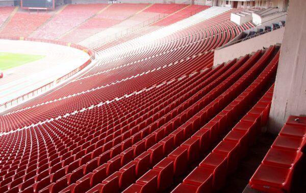 Tribunat pothuajse bosh të stadiumit Rajko Mitić në Beograd gjatë ndeshjes Serbi–Greqi