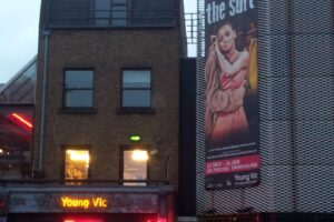 Teatri Young Vic në Southwark të Londrës, ku «Shedinburgh» po zhvillon rezidencën e parë londineze (foto: Jakebrook, CC BY-SA 3.0, Wikimedia Commons)