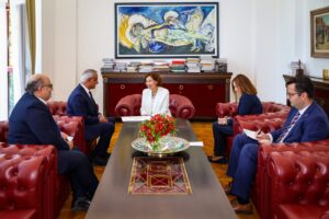 Presidentja Gordana Siljanovska-Davkova me ambasadorin e Emirateve të Bashkuara Arabe, Abdulla Ali Ateeq Obaid Alsubusi