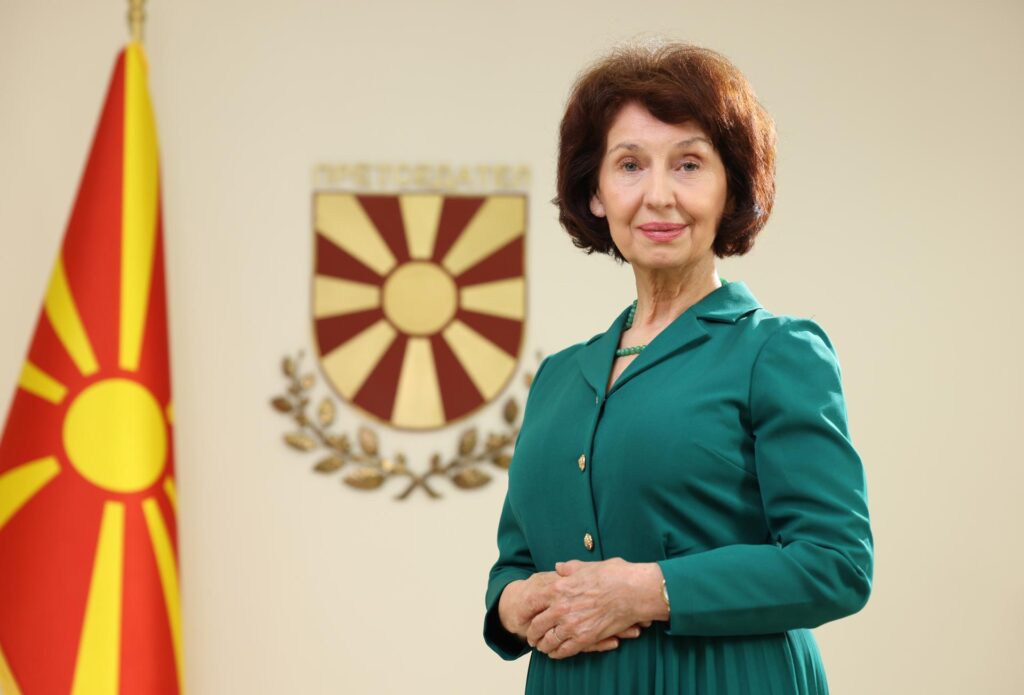 Siljanovska Davkova takohet me besimtarët ortodoksë maqedonas në Hallein të Austrisë