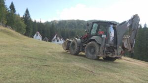 Ushtria malazeze në ndihmë të banorëve të Sinjajevinës  sanuar dhjetë vendepije dhe një pjesë e infrastrukturës rrugore