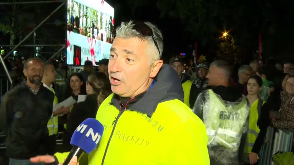 Studentët biciklistë priten madhështisht në Novi Sad   Do ta bëjmë Serbinë vend ku drejtësia funksionon 