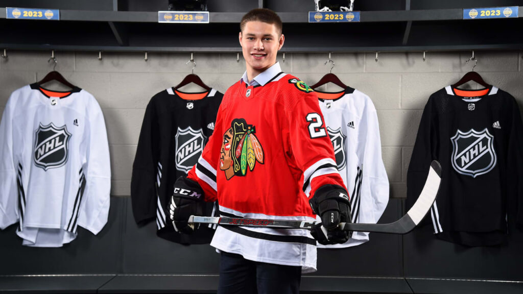 Roman Kantserov përshtatet në Chicago dhe forcon lidhjet me shokët e Blackhawks