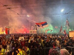 Studentët në Serbi dorëzojnë listën zgjedhore te Komisioni Republikan i Zgjedhjeve