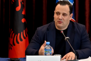 U shkarkua nga Veliaj, Sulaj falenderon