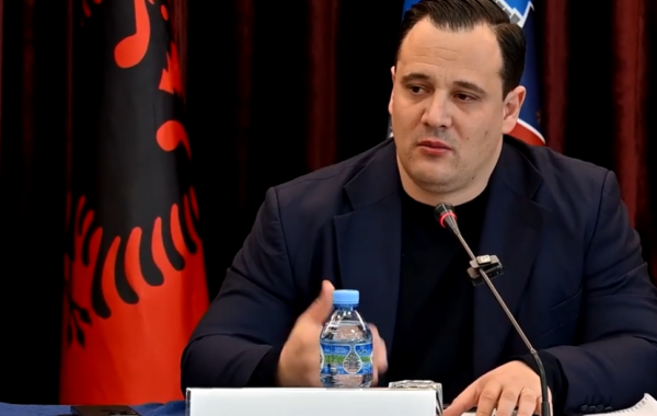 U shkarkua nga Veliaj, Sulaj falenderon