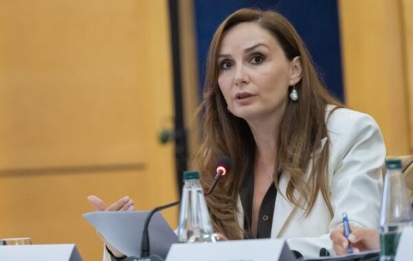 Hetimi i zyrtarëve të lartë