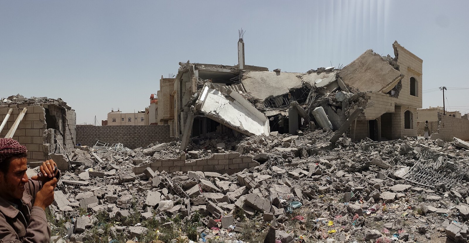 Dëme nga bombardimet në provincën Taiz të Jemenit