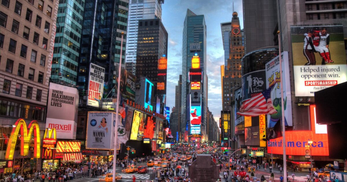 Times Square, New York — vendi i Broadway Flea Market & Grand Auction