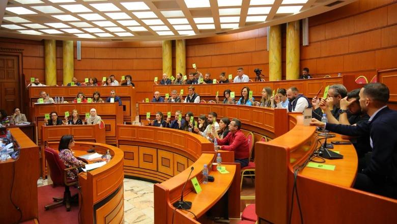 Këshilli Bashkiak i Tiranës shpall  Qytetarë Nderi  katër ish krerët e UÇK së