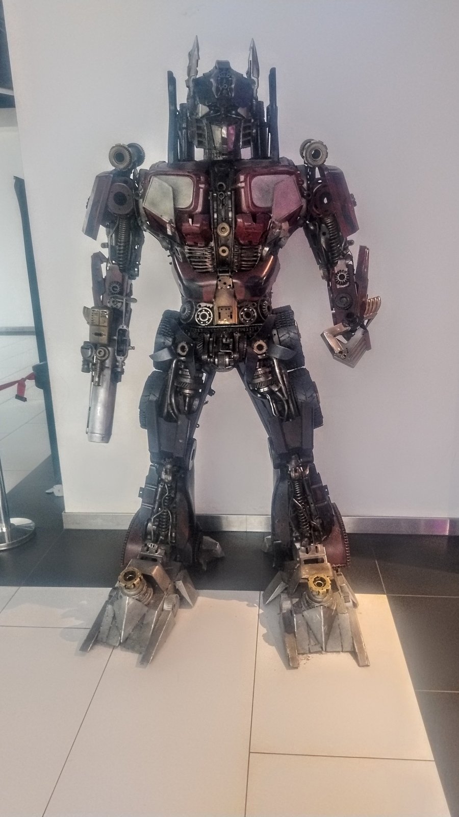 Statuja e Optimus Prime