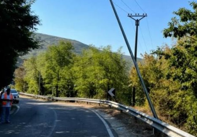 në kontakt me rrymën elektrike