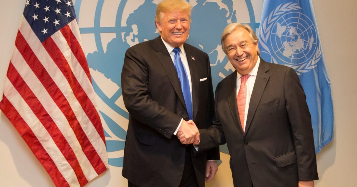 Donald Trump me Sekretarin e Përgjithshëm të OKB-së, António Guterres, në Asamblenë e Përgjithshme