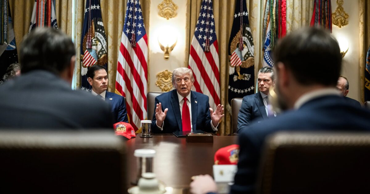 Presidenti amerikan Donald Trump gjatë një mbledhjeje të kabinetit në Shtëpinë e Bardhë