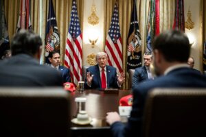 Presidenti amerikan Donald Trump gjatë një mbledhjeje të kabinetit në Shtëpinë e Bardhë