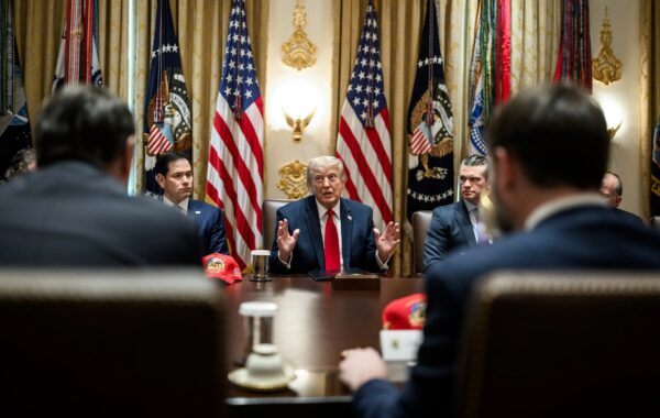 Presidenti amerikan Donald Trump gjatë një mbledhjeje të kabinetit në Shtëpinë e Bardhë