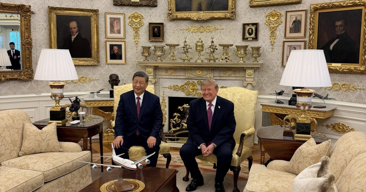 Trump dhe Xi Jinping në Zyrën Ovale