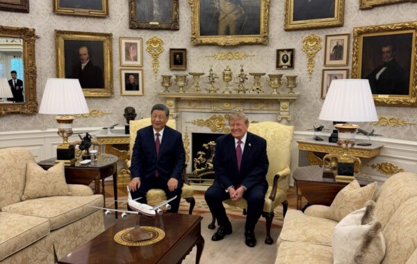 Trump dhe Xi Jinping në Zyrën Ovale