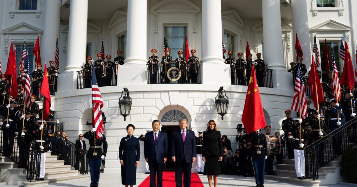 Donald Trump dhe Melania Trump me Xi Jinping-un dhe Peng Liyuan në ceremoninë zyrtare në Shtëpinë e Bardhë, 24 shtator 2026