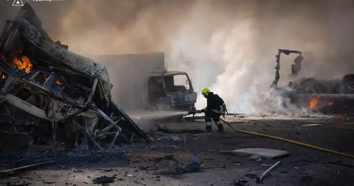 Kamionë në flakë pas një sulmi rus me dron në rajonin e Odesës