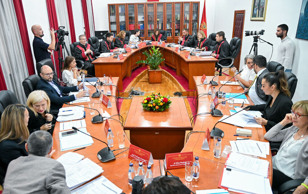 Dëgjesa publike e Gjykatës Kushtetuese më 15 shtator për vaksinimin e detyrueshëm. Foto: Risto Božović/Vijesti