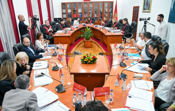 Dëgjesa publike e Gjykatës Kushtetuese më 15 shtator për vaksinimin e detyrueshëm. Foto: Risto Božović/Vijesti