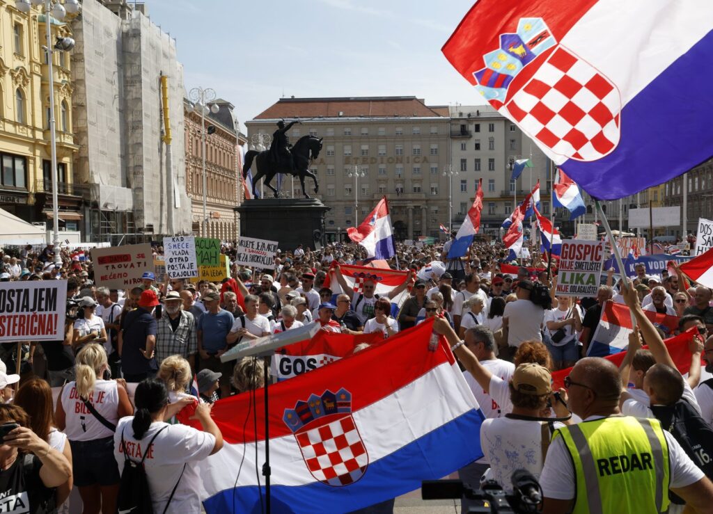 Veritas paralajmëron shtetasit e Serbisë që udhëtojnë në Kroaci  Mund të përfundoni në gjyq apo në ndalim hyrjeje për postimet në rrjetet sociale