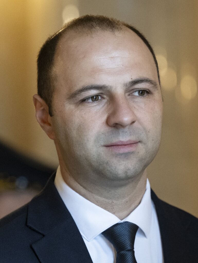Misajlovski në vizitë në Slloveni  takim me diasporën para takimeve të ministrave të mbrojtjes