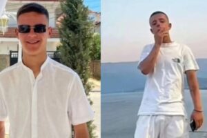 Vrau me thikë bashkëmoshatarin
