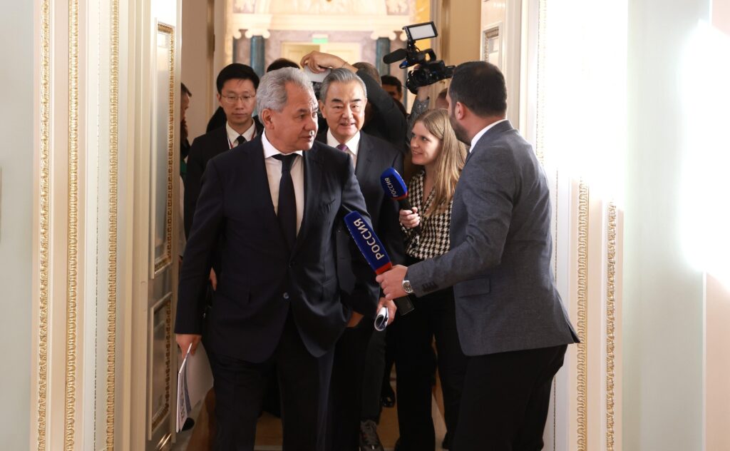 Ministri i Jashtëm kinez Wang Yi