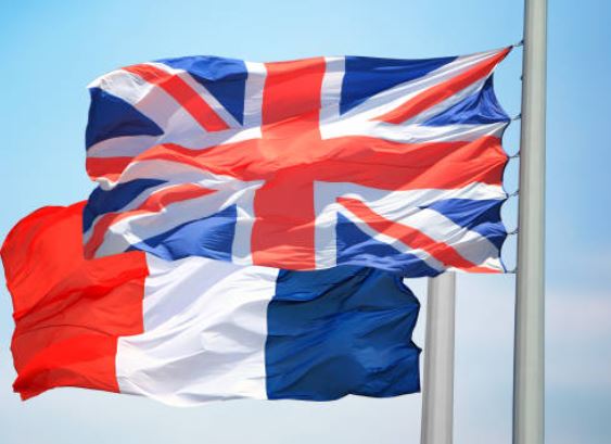 Franca dhe Britania në bisedime për t i dhënë fund marrëveshjes së emigrantëve