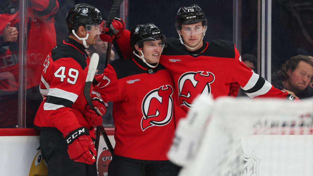 Connor Brown shënon në periodën e tretë dhe Devils fitojnë 2 1 ndaj Islandersit