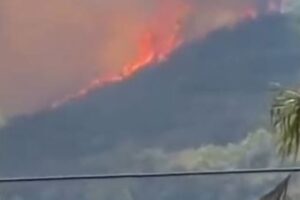 Zjarr i përmasave të