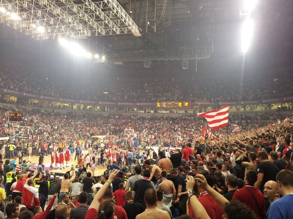 Crvena Zvezda kërkon sot fitoren e parë në EuroLeague ndaj Hapoel Tel Avivit — ndeshja transmetohet direkt në TV