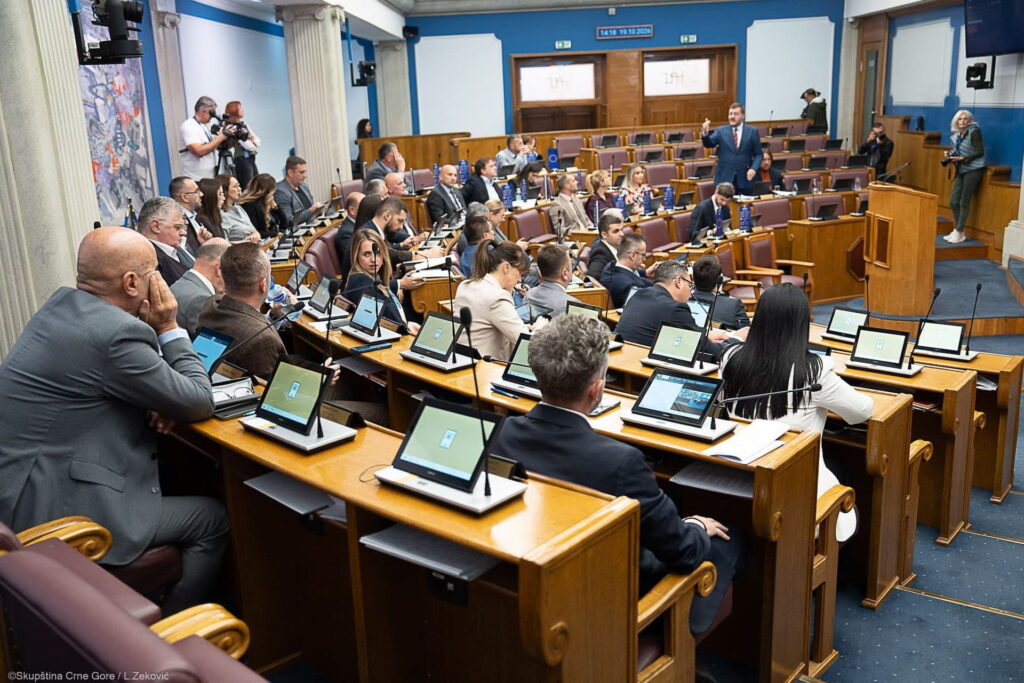 KUVENDI I MALIT TË ZI VAZHDON DEBATIN PËR NDRYSHIMET KUSHTETUESE MBI KONTROLLIN E INTEGRITETIT TË KANDIDATËVE PËR QEVERI