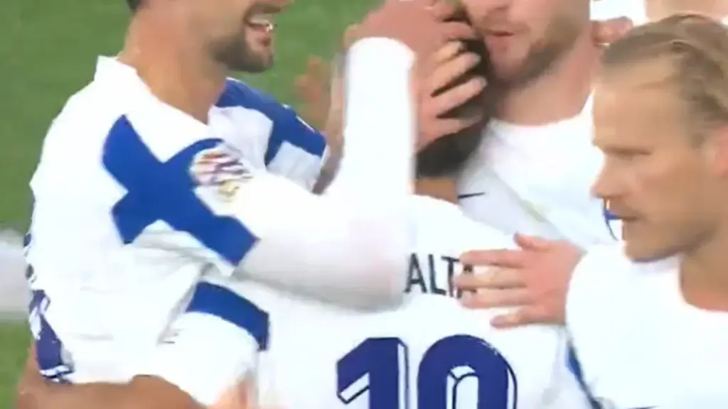 VIDEO  Etrit Berisha del me të kuq  Shqipëria mbetet me 10 lojtarë  Finlanda barazon ndeshjen