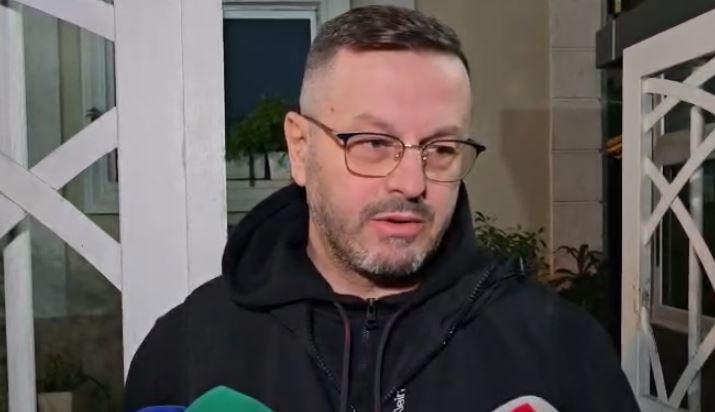 jashtë orarit zyrtar