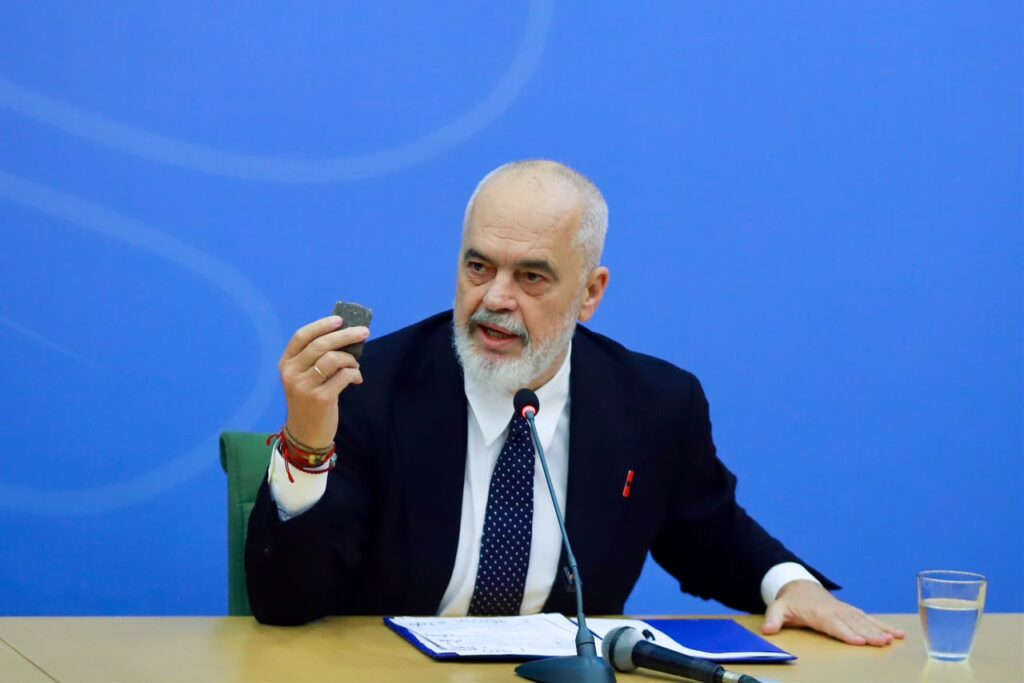Rama  Dialog në çdo orë e në çdo vend  por jo me dhunuesit dhe ata që i mbështesin