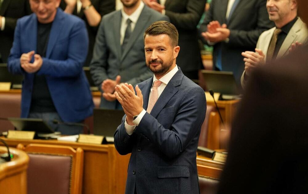 PËR TË CILAT