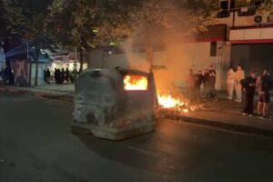 Kaos në rrugët e Tiranës, protestuesit