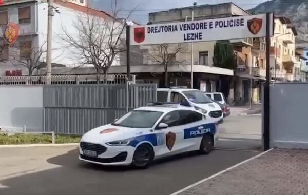 një nga autorët e