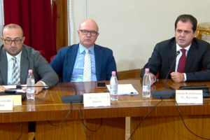 ndërprerjen e diskutimeve