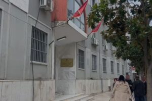 25 mijë lekë në