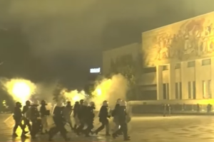 Protesta/ Shëndetësia: 6 të lënduar, mes